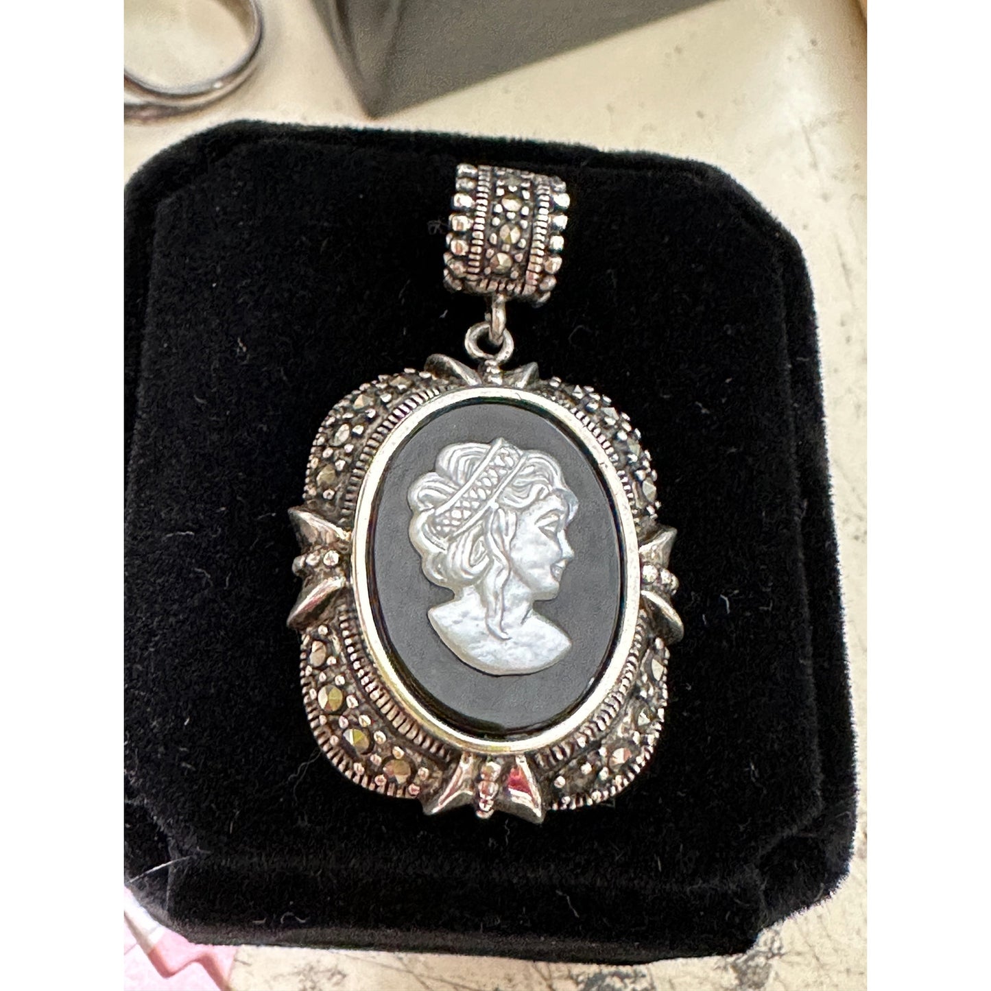 Lovely Sterling Silver Marcasite Black Onyx Shell Cameo Pendant Black & White