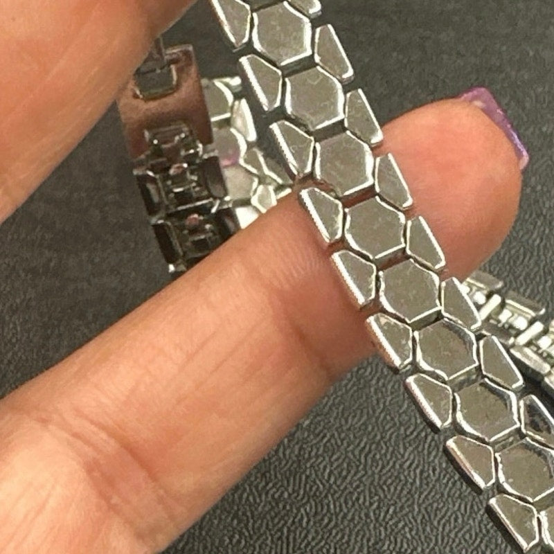 Vintage TRIFARI Pat Pending Silvertone Honeycomb Choker Necklace
