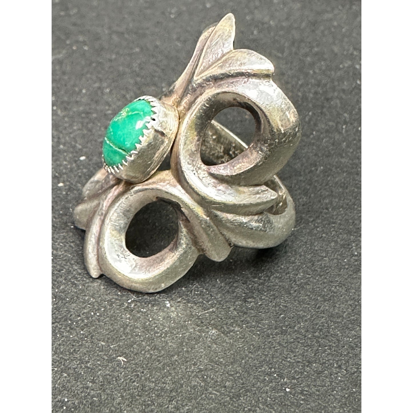 Vintage Sterling Silver Native American Sand Cast Green Turquoise Ring Size 6.25