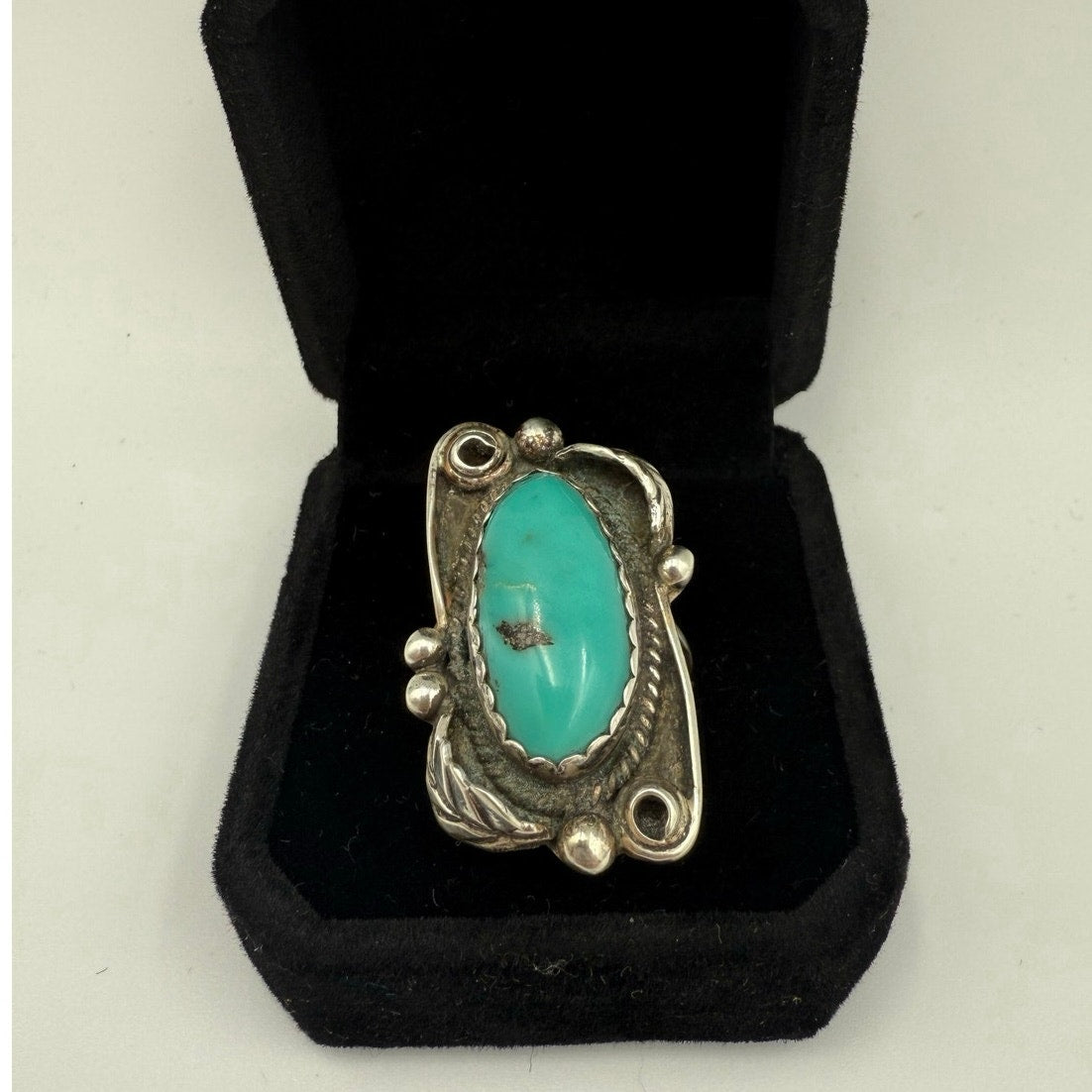 Vintage Oblong Oval Turquoise Feather Detail Sterling Silver Navajo Ring Size 9