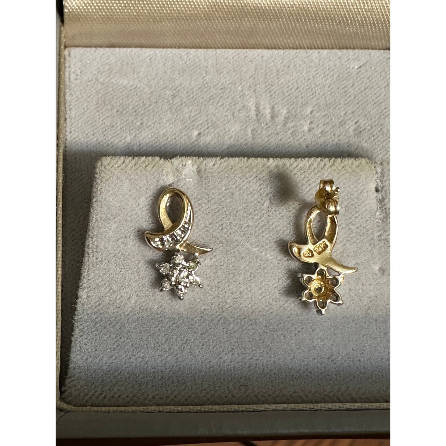 10k Yellow Gold Diamond Dainty Pierced Flower Ribbon Stud Earrings