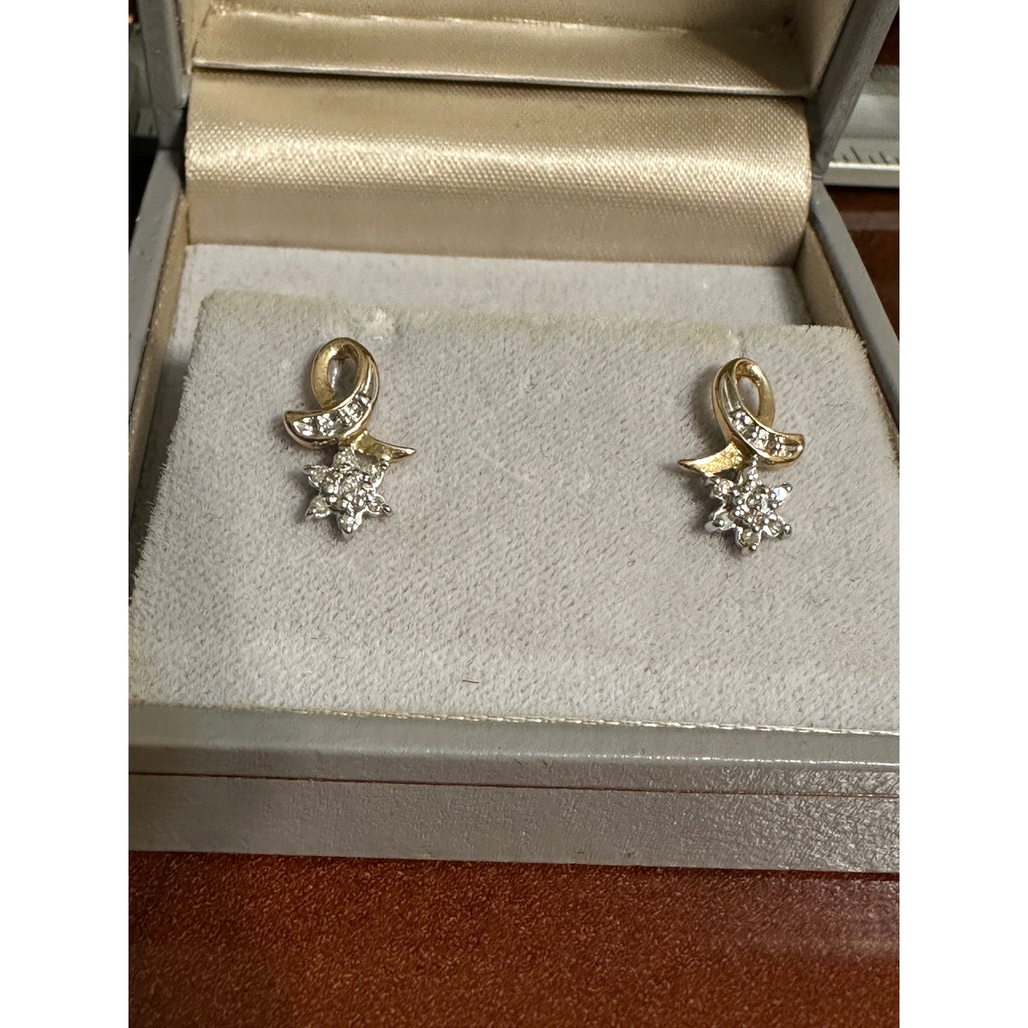 10k Yellow Gold Diamond Dainty Pierced Flower Ribbon Stud Earrings