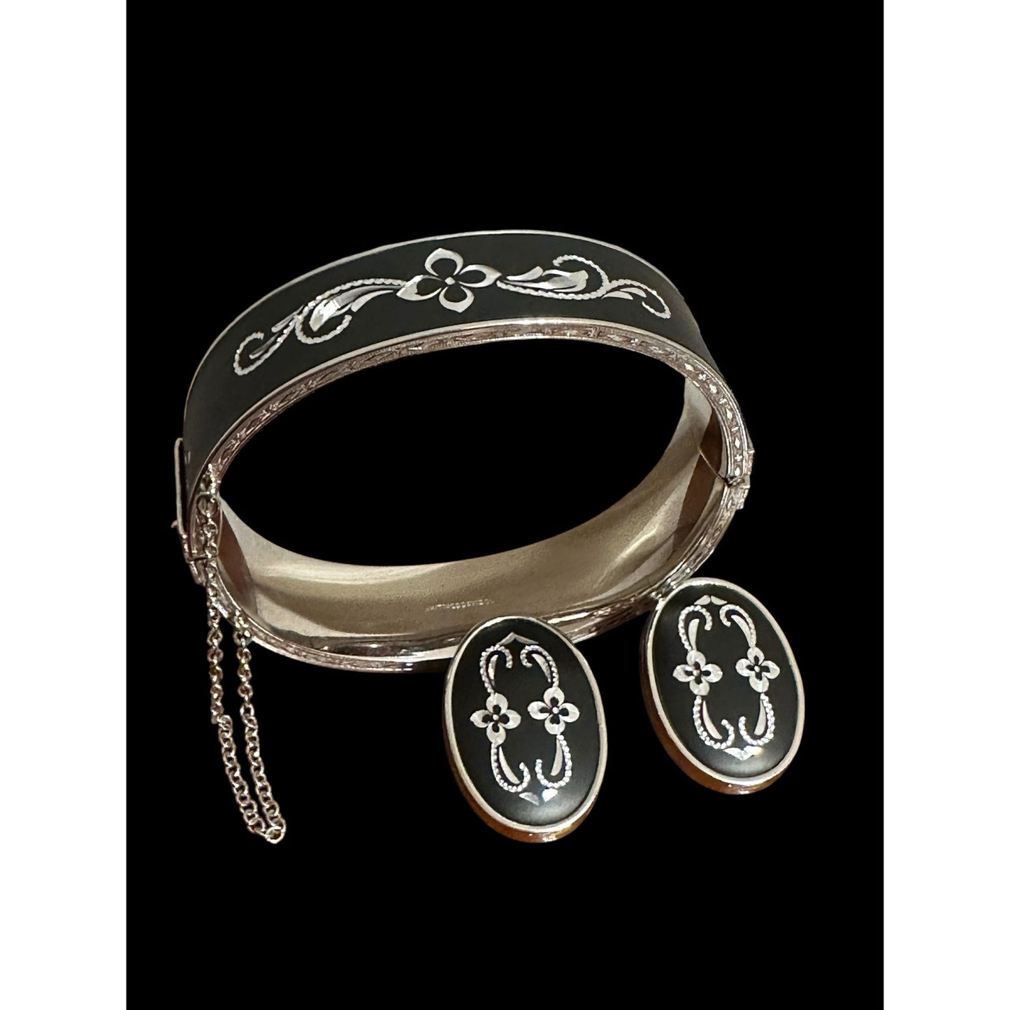Vintage Whiting & Davis Enamel Bracelet & Earrings Set – Signed & Elegant