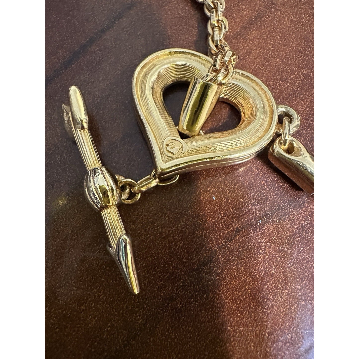 Swarovski Crystal Heart Pendant Necklace Choker Cupid’s Arrow Toggle Gold-Tone