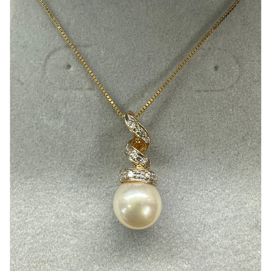 14k Yellow Gold Pearl Diamond Pendant Necklace