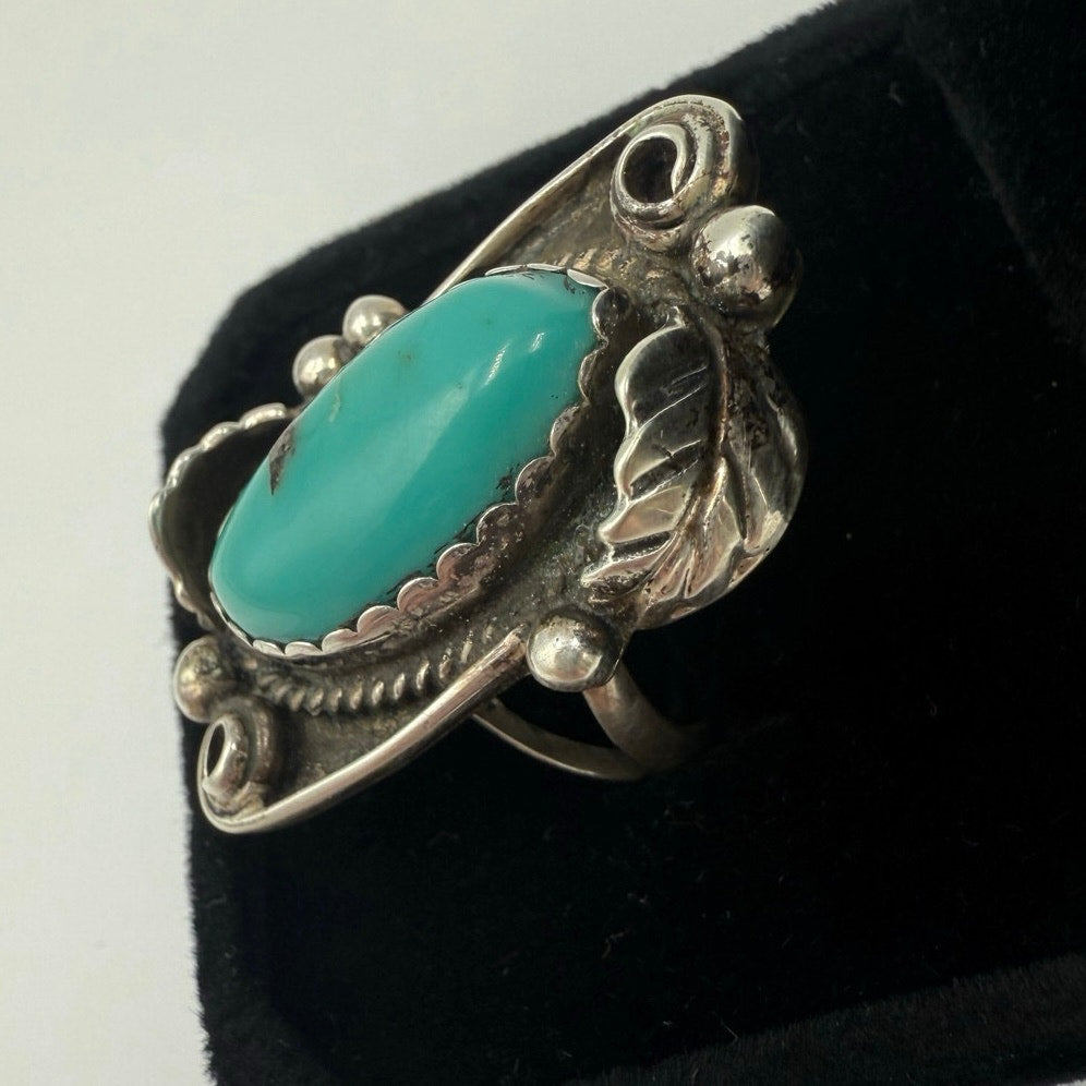 Vintage Oblong Oval Turquoise Feather Detail Sterling Silver Navajo Ring Size 9