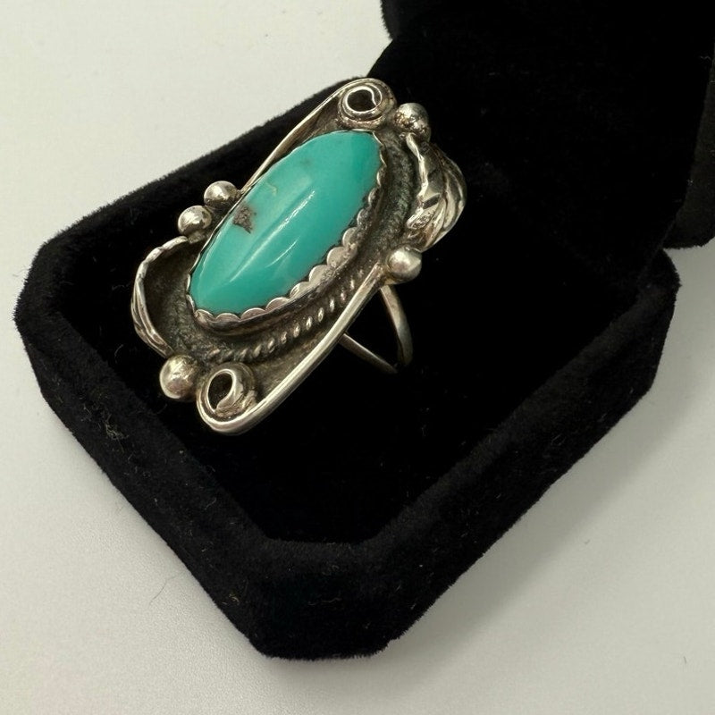 Vintage Oblong Oval Turquoise Feather Detail Sterling Silver Navajo Ring Size 9