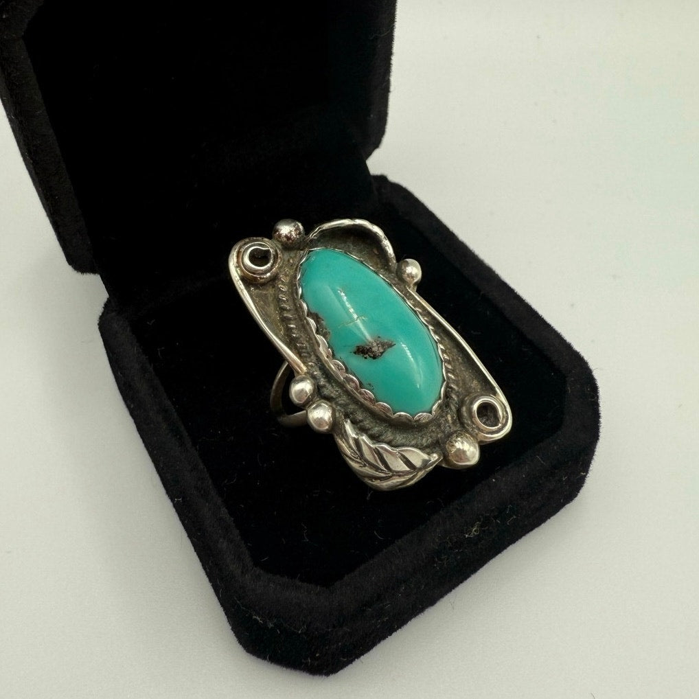 Vintage Oblong Oval Turquoise Feather Detail Sterling Silver Navajo Ring Size 9
